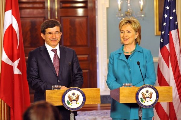 Ахмет Давтоглу и Хилари Клинтон